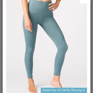 NWT Zyia Real Pocket Light n Tight